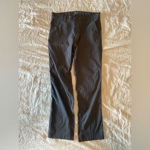 Eddie Bauer Travex Men’s Horizon Guide Chino Pant